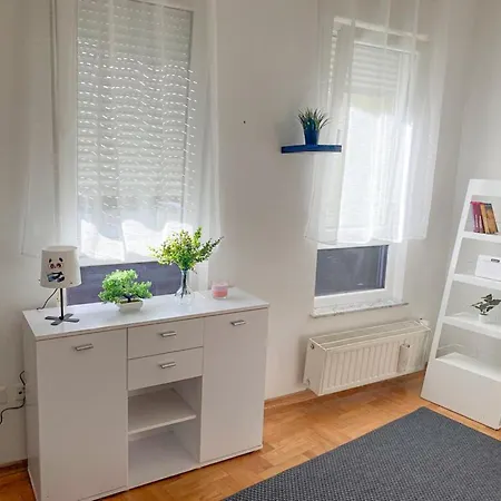 Studio City Apartment Sweet Panda Zagreb Exterior photo