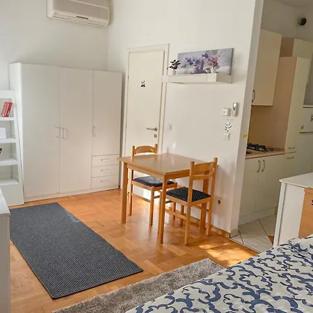 Studio City Apartment Sweet Panda Zagreb Exterior photo