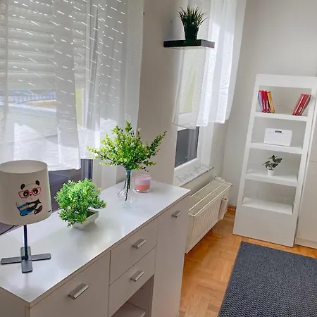 Studio City Apartment Sweet Panda Zagreb Exterior photo