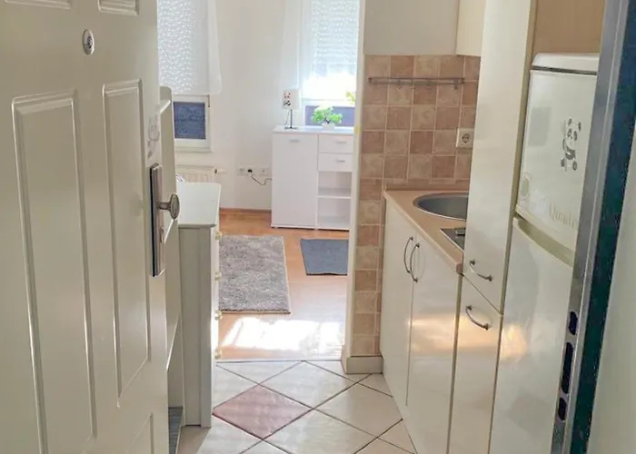 Studio City Apartment Sweet Panda